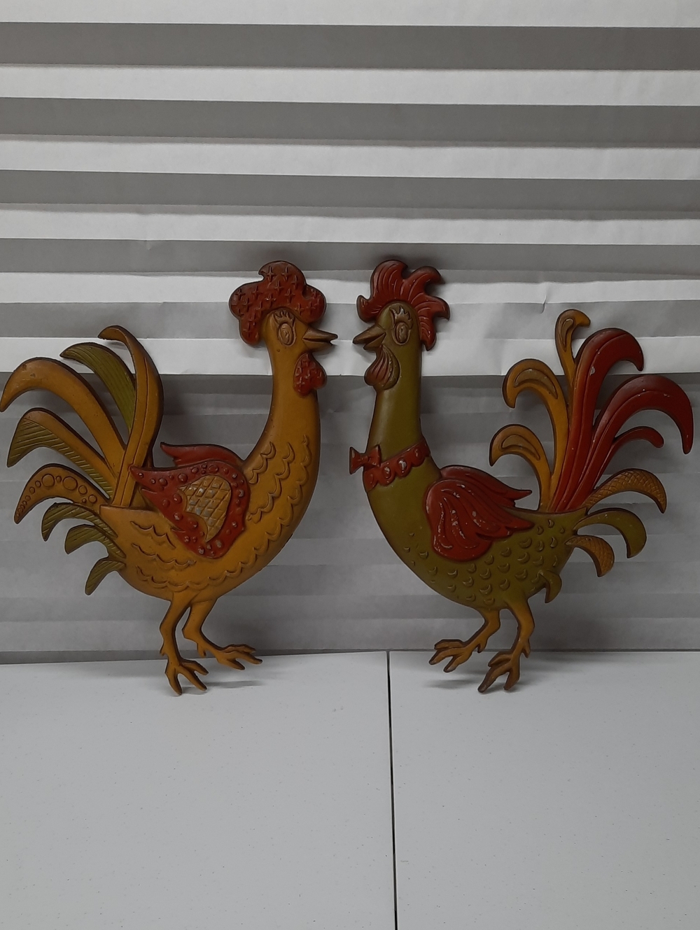 VINTAGE 1967 SEXTON METAL ROOSTERS WALL HANGING Set 15" MID CENTURY MODERN DECOR